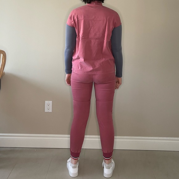 MEDICLO SCRUB SET MAUVE - Picture 11 of 11